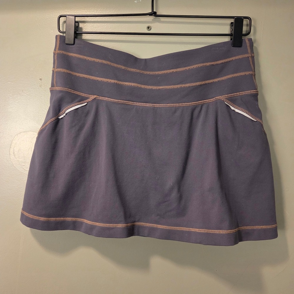 Athleta Relay Mini Skort Size S Contrast Stitching Gray Athleisure Tennis Sporty